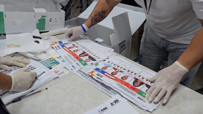 analistas-sugieren-sacar-a-partidos-politicos-de-los-conteos-de-votos-en-honduras