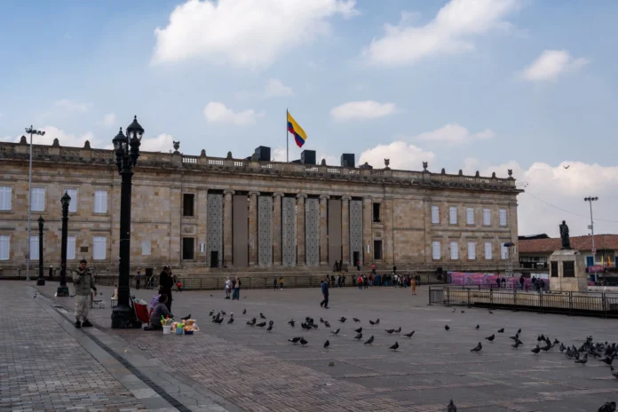 la-venta-de-bonos-de-colombia-por-6.000-millones-de-dolares:-una-senal-de-confianza-con-un-precio-del-13%