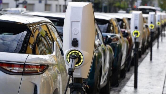 autos-electricos-0km-financiados:-ofrecen-creditos-blandos-para-taxistas,-remiseros-y-repartidores-de-moto