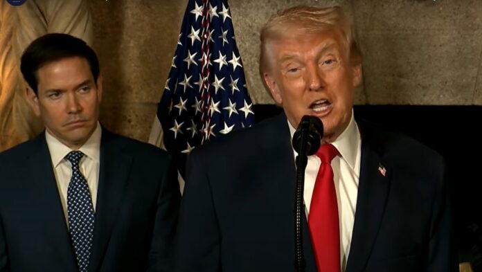 trump:-“lo-mas-inteligente-que-puede-hacer-maduro-es-dejar-el-poder-en-venezuela”