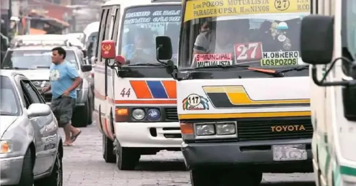 santa-cruz-el-primer-municipio-en-fijar-el-precio-del-pasaje;-microfonos-aceptan-la-“tarifa-transitoria”-de-bs-3