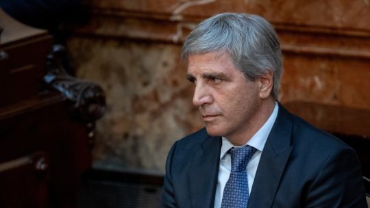 argentina-“tratara-de-no”-vender-bonos-en-enero,-dice-caputo
