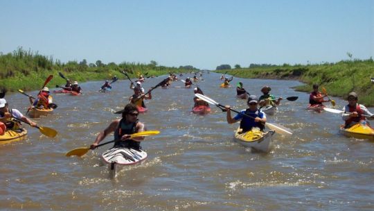 la-prefectura-delimito-areas-para-la-practica-de-deportes-acuaticos-en-el-parana