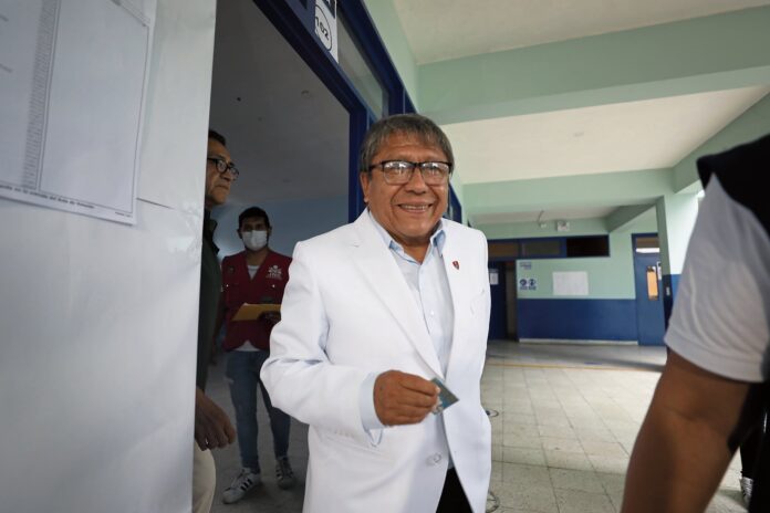 poder-judicial-ratifica-15-dias-de-detencion-preliminar-contra-ciro-castillo-rojo