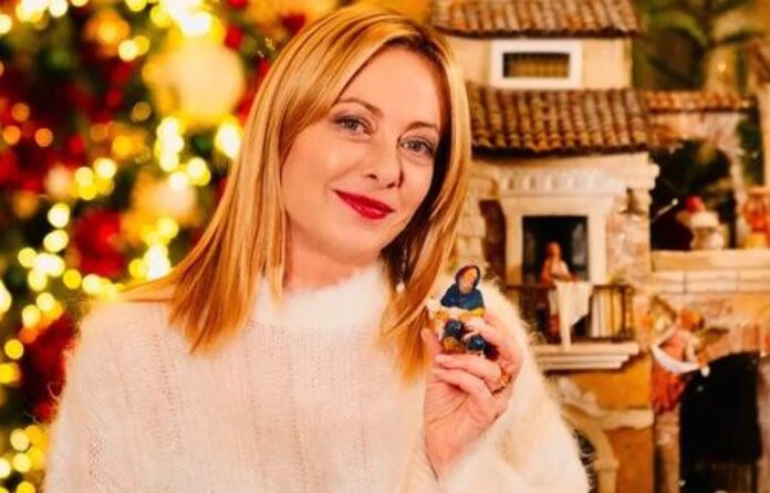 meloni-felicita-la-navidad-defendiendo-los-valores-cristianos:-“esten-orgullosos-de-vuestra-identidad”