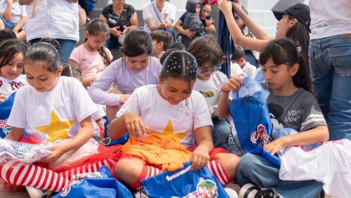 mas-de-siete-mil-ninos-de-30-municipios-de-santander-recibieron-regalos-en-esta-navidad:-asi-fue-el-proyecto-que-logro-alegrar-varios-hogares