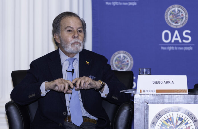 diego-arria-cuestiona-postura-de-rusia-sobre-despliegue-militar-de-ee-uu-en-el-caribe