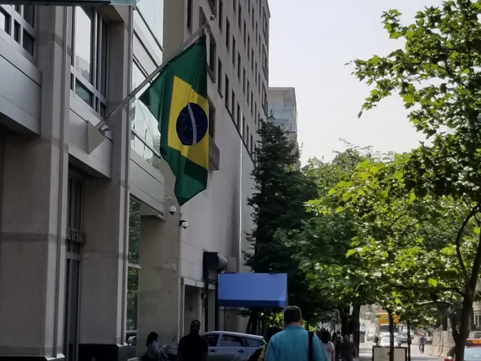 brasil-establece-un-piso-salarial-mas-alto-para-2026,-aun-bajo-segun-los-estandares-regionales