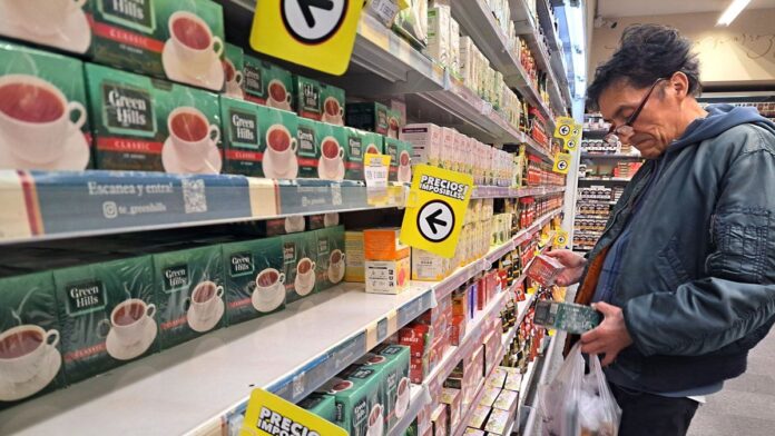 el-consumo-se-contrajo:-cayo-1,3%-mensual-en-noviembre-y-2,8%-interanual