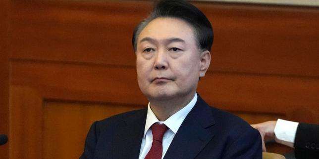 coree-du-sud:-dix-ans-de-jail-requis-contra-el-ex-presidente-yoon-suk-yeol,-para-entrar-a-la-justicia