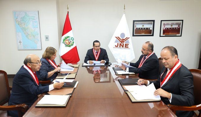 jne-aprueba-declarar-sesion-permanente-por-elecciones-regionales-y-municipales-2026