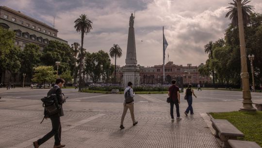 a-argentina-todavia-le-faltan-2.400-millones-de-dolares-para-los-pagos-de-bonos-de-enero