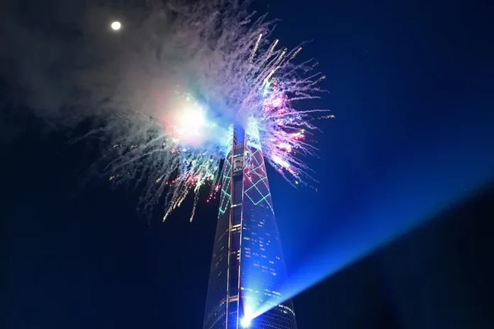 china-recibio-al-2026-con-un-espectaculo-en-la-gran-muralla-en-beijing