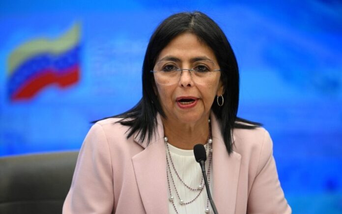 delcy-rodriguez-asegura-que-se-desconoce-el-desfile-de-nicolas-maduro-y-cilia-flores