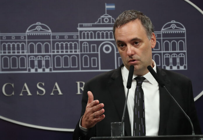 argentina-bans-entry-of-venezuelans-with-ties-to-maduro-administration