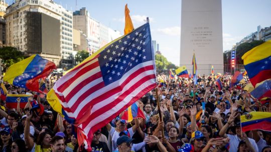 ‘por-fin’:-venezolanos-en-el-exterior-celebran-el-derrocamiento-de-maduro