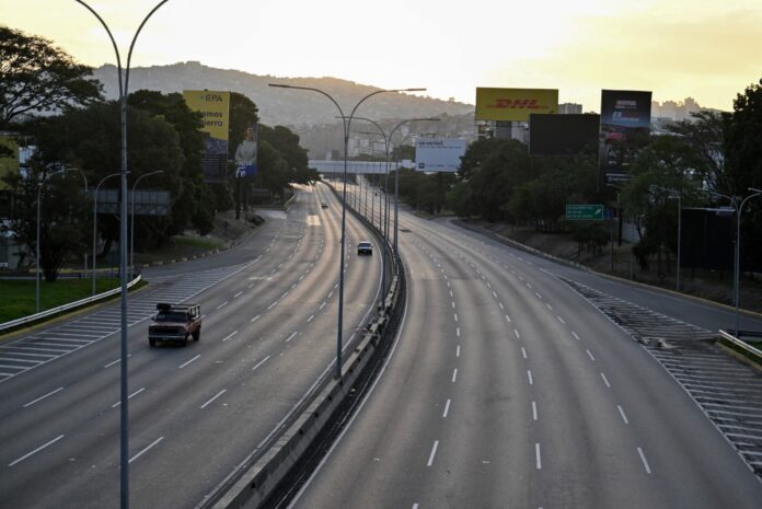 caracas,-bajo-el-impacto-de-la-captura-de-maduro:-colas-y-pagos-restringidos