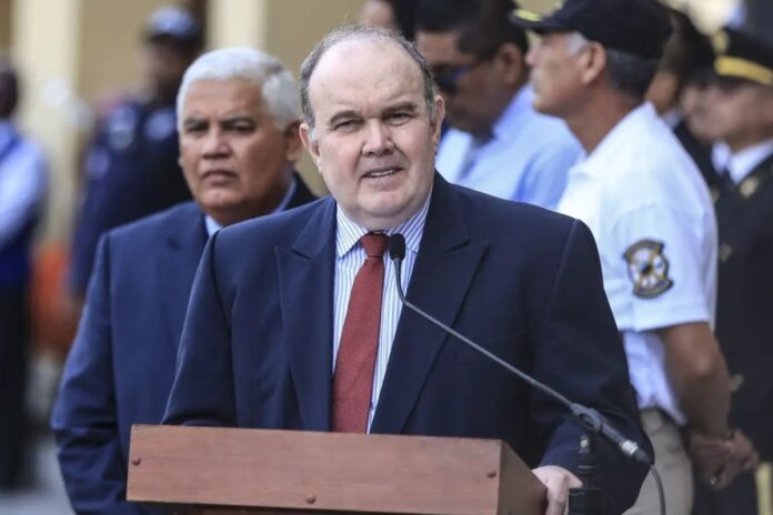 jee-lima-centro-1-rechaza-las-dos-tachas-contra-la-candidatura-presidencial-de-rafael-lopez-aliaga