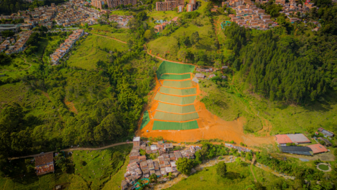 avanzan-las-obras-de-estabilizacion-de-los-puntos-afectados-por-lluvias-en-medellin-durante-la-temporada-invernal-de-2025:-va-un-65%-de-progreso