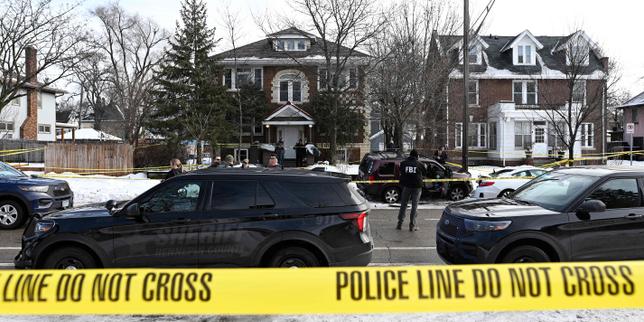 en-minneapolis,-un-agente-de-ice,-la-policia-de-inmigracion-americana,-abat-una-femme-dans-sa-voiture