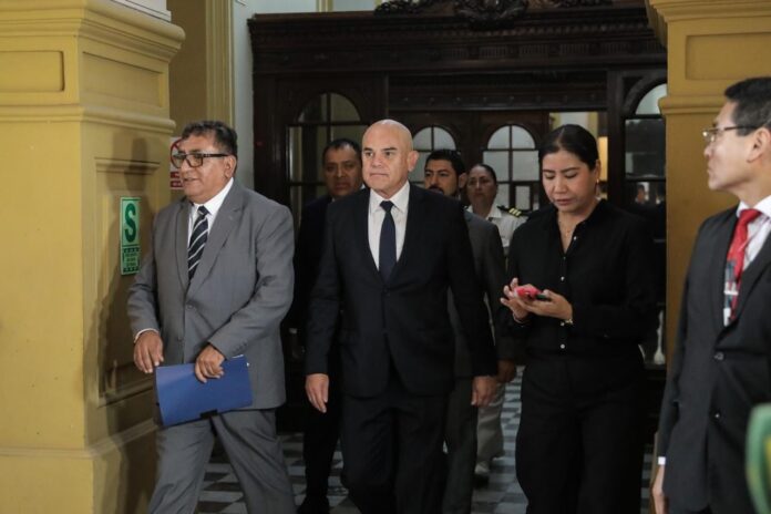 ernesto-alvarez-designa-como-asesor-de-la-pcm-a-exjefe-del-comando-conjunto-de-las-fuerzas-armadas