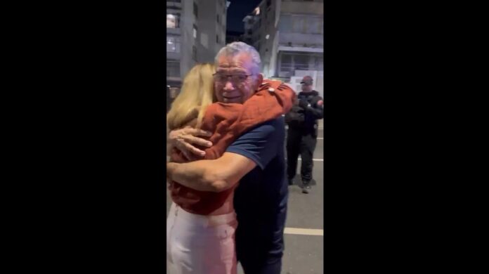 [video]-primeras-excarcelaciones-de-presos-politicos:-enrique-marquez-y-biagio-pilieri-se-reunen-con-sus-familiares
