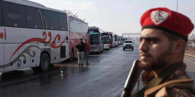 siria:-despues-de-las-afrontaciones-de-los-meurtriers-a-alep,-los-combatientes-kurdos-cercados-por-el-ejercito-rechazado-de-evacuacion