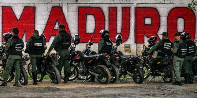 en-direct,-venezuela-:-les-etats-unis-demandent-a-leurs-ressortissants-de-«-quitter-le-pays-immediatement-»