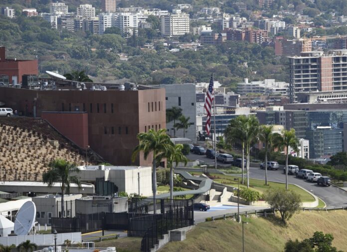ee-uu-ordena-a-sus-ciudadanos-abandonar-venezuela-ante-riesgos-por-colectivos-armados
