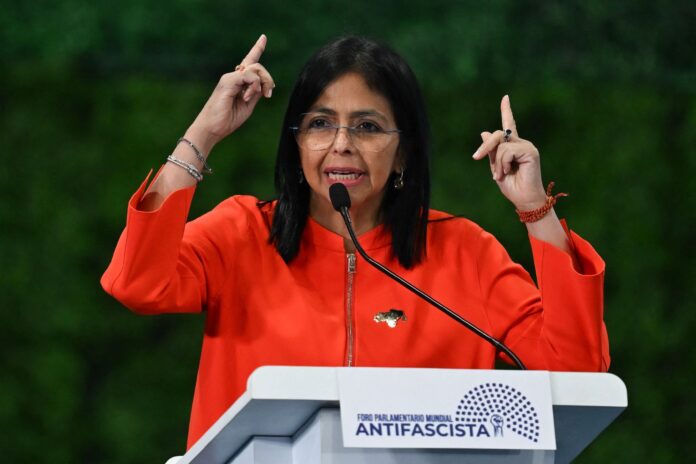 delcy,-que-te-extraen,-una-cronica-de-fernando-vivas-sobre-la-presidenta-encargada-de-venezuela