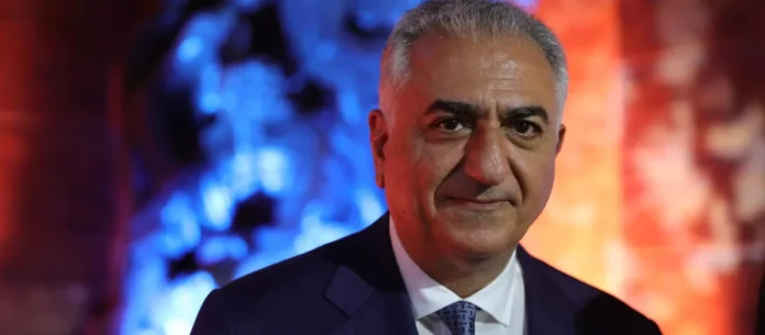 ¿quien-es-reza-pahlavi,-el-hijo-del-ultimo-sah-de-persia-que-anima-a-los-iranies-a-luchar-contra-el-regimen-de-los-ayatolas?