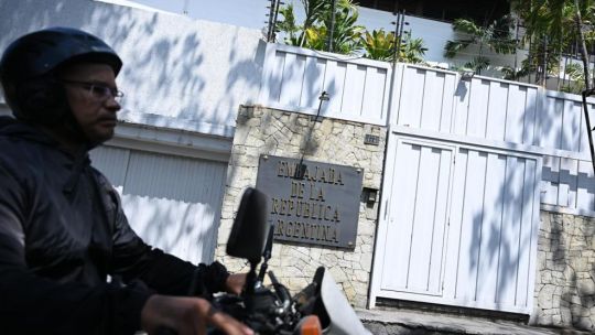 brasil-dejara-de-administrar-la-embajada-de-argentina-en-caracas-a-medida-que-se-desploman-los-lazos