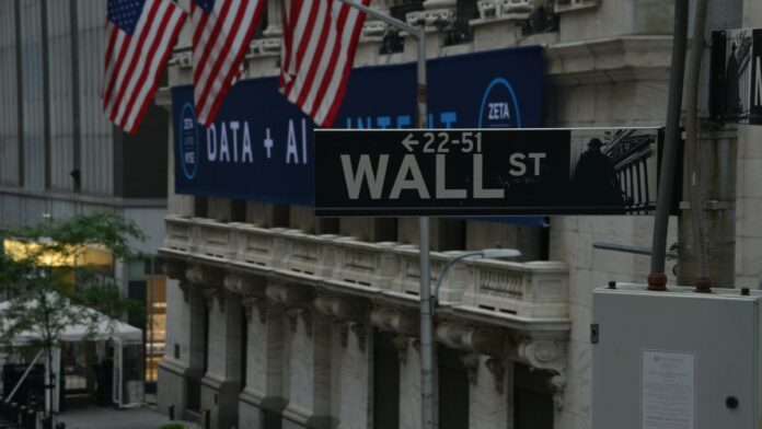 dialogos-de-wall-street:-donald-trump-prometio-una-bonanza-y-cumplio,-pero-no-es-la-variedad-que-le-sirve-en-un-ano-electoral