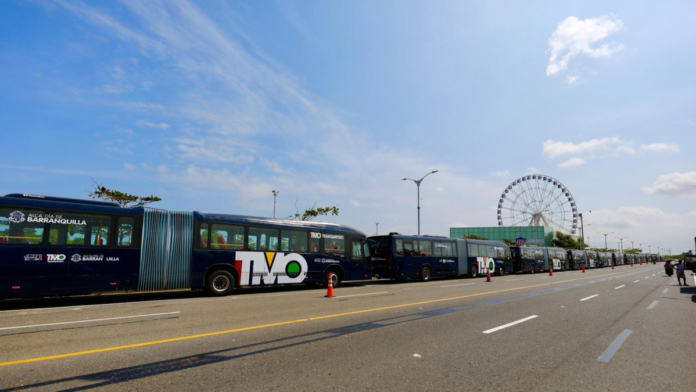 barranquilla-completa-la-renovacion-de-la-flota-de-transmetro:-140000-millones,-80-autobuses-nuevos-y-90.000-pasajeros-diarios