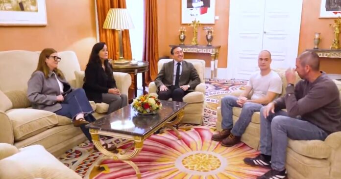 albares-se-reunion-con-rocio-san-miguel-y-otros-tres-espanoles-luego-de-ser-excarcelados-y-repatriados-desde-venezuela