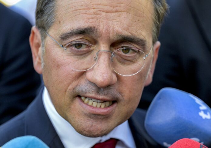 jose-manuel-albares:-“ningun-pais-ha-hecho-mas-por-venezuela-que-espana”