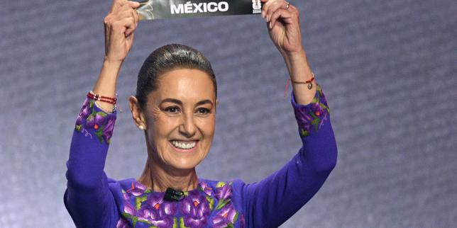 la-presidenta-mexicana,-claudia-sheinbaum,-mejor-vrp-del-«huipil»