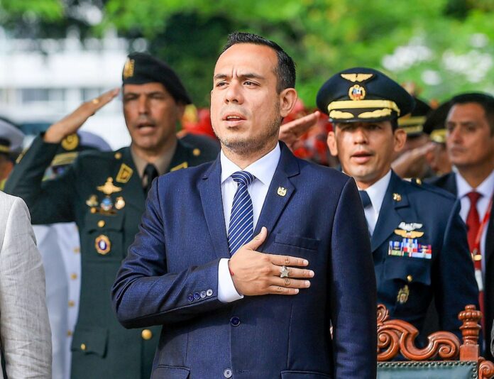 gobernador-regional-de-piura,-luis-neyra,-jura-como-nuevo-presidente-de-la-angr