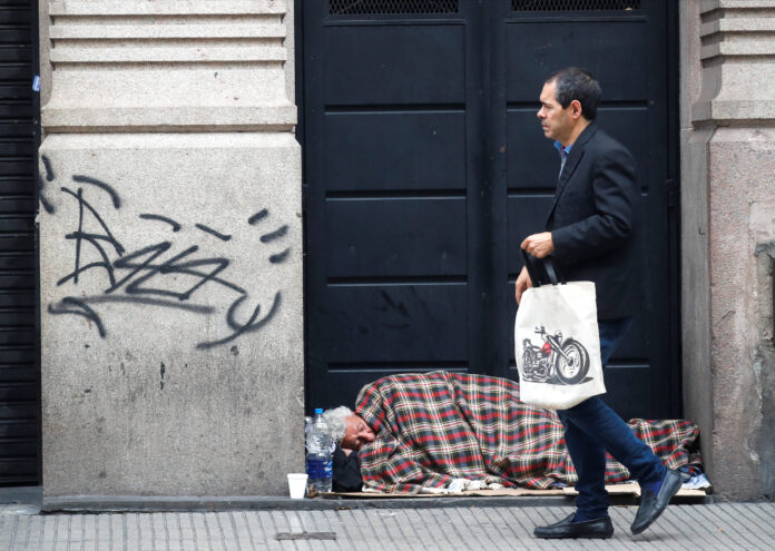 despite-drop-in-poverty,-homelessness-in-buenos-aires-city-increases-by-almost-30%