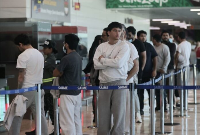 235-migrantes-venezolanos-regresaron-de-ee-uu-en-vuelo-de-repatriacion