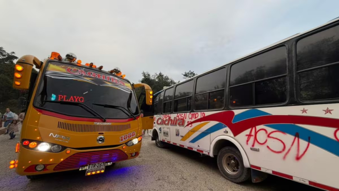 tras-intimidacion-a-conductores-de-autobuses-intermunicipales-por-grupos-armados-suspendieron-rutas-entre-bucaramanga-y-cachira