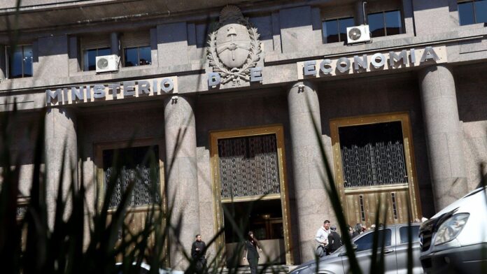 superavit-en-debate:-estiman-que-en-2025-hubo-deficit-financiero-al-contabilizar-los-intereses-capitalizados