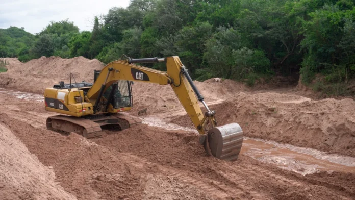 ejecutan-obras-para-la-prevencion-de-crecidas-en-camiri