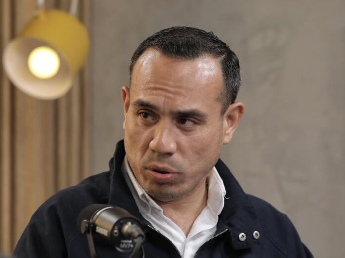 empresario-chino-que,-segun-jose-jeri-“no-habla-mucho-espanol”,-figura-como-traductor-publico-en-el-registro-oficial