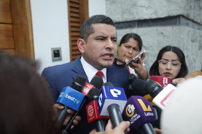 elio-riera,-abogado-y-candidato-de-app-al-congreso,-asume-la-defensa-de-empresario-chino-tras-reuniones-no-registradas-con-jose-jeri