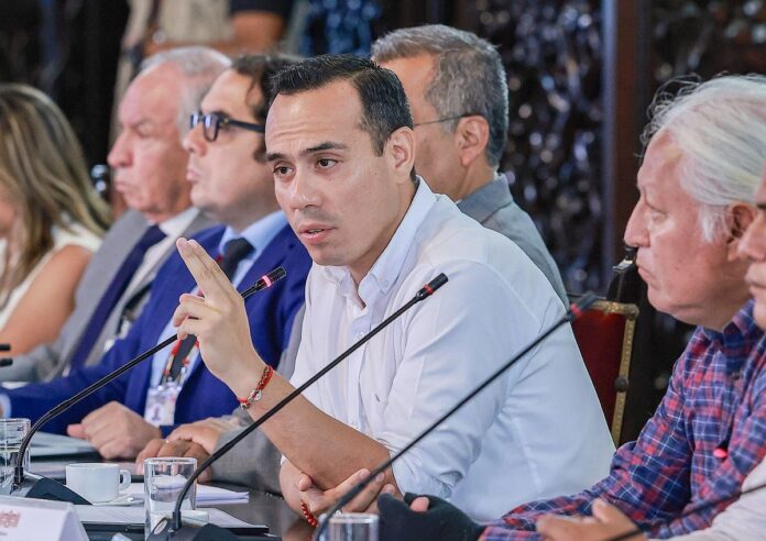 gremios-empresariales-se-pronuncian-y-piden-transparencia-tras-reportajes-sobre-reuniones-no-oficiales-de-jose-jeri