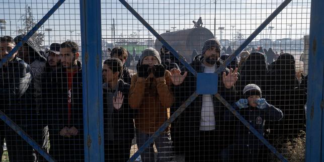 en-siria,-la-situacion-insostenible-de-la-prision-de-al-hol,-devenue-un-minicalifat-de-la-ei