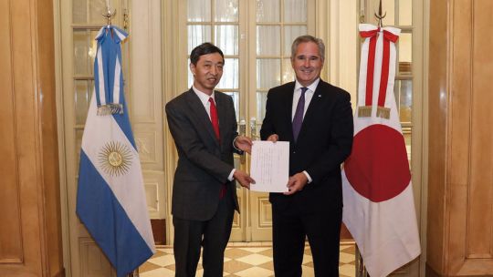 nuevo-embajador-japones-presenta-cartas-credenciales-al-canciller-argentino