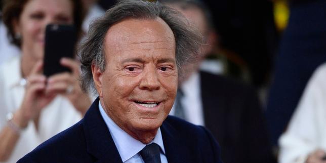 la-queja-por-agresiones-sexuales-contra-julio-iglesias-classee-sans-suite