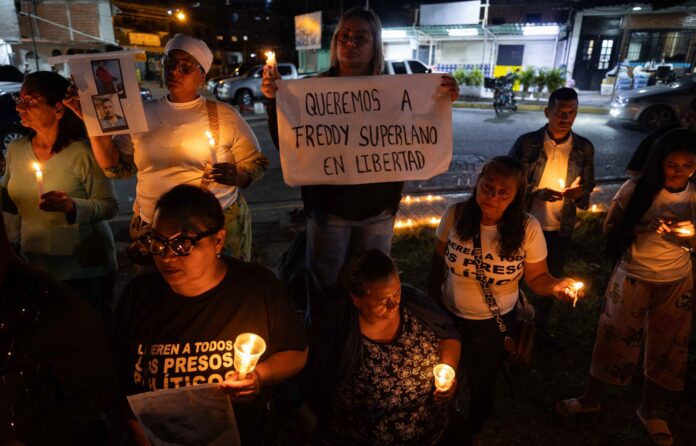 familiares-de-presos-politicos-en-el-rodeo-i-cumplen-con-vigilia-durante-16-noches